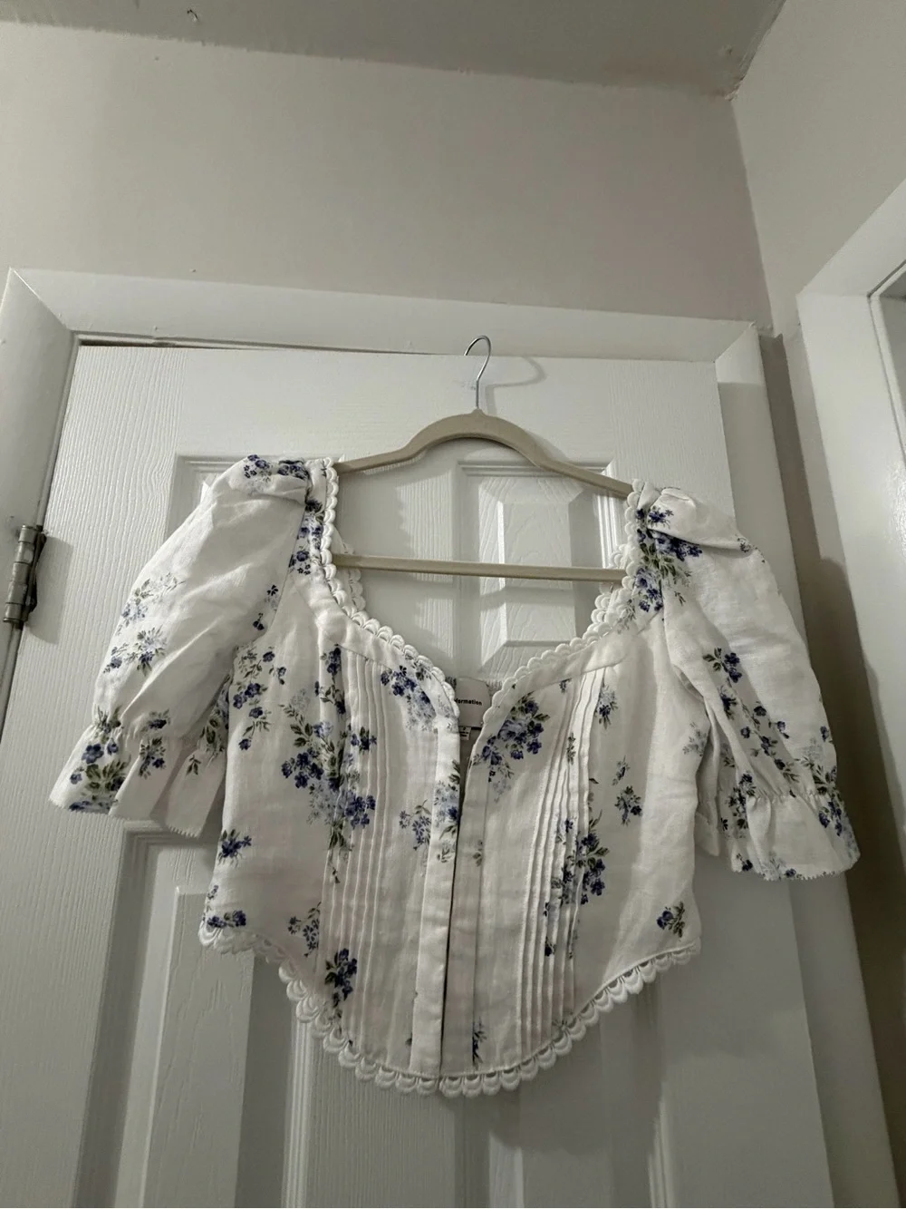 Reformation White Floral Square-Neck Puff Sleeve Crop Top its new